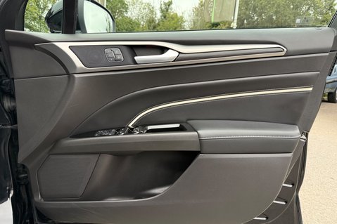 Ford Mondeo VIGNALE HYBRID - RARE CAR -CAMERA-HEATED/COOLED/ELECTRIC SEATS -HUGE SPEC 35