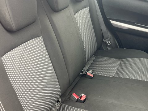 Suzuki Vitara SZ-T BOOSTERJET MHEV 39