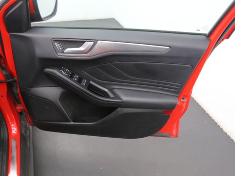Ford Focus 1.0T EcoBoost Titanium Auto Euro 6 (s/s) 5dr 19