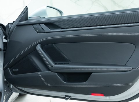Porsche 911 GT3 Touring (992) 23