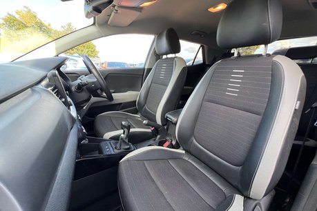 Kia Stonic 1.6 CRDi 3 SUV 5dr Diesel Manual Euro 6 (s/s) (113 bhp) 38