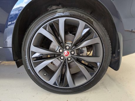 Jaguar F-Pace 2.0 F-PACE R-Dynamic HSE D MHEV AWD Auto 4WD 5dr 26