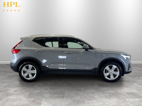 Volvo XC40 2.0 B3 MHEV Core SUV 5dr Petrol Hybrid DCT Auto Euro 6 (s/s) (163 ps) 8