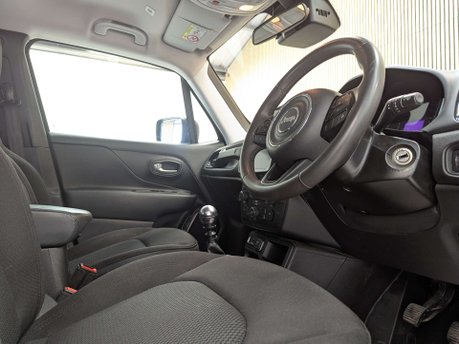 Jeep Renegade 1.0 Renegade Night Eagle 5dr 31