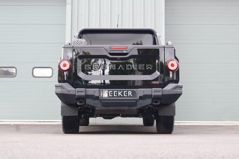 Ineos Grenadier FIELDMASTER EDITION PICK UP VERY RARE PETROL MODEL SEEKER STYLED  7