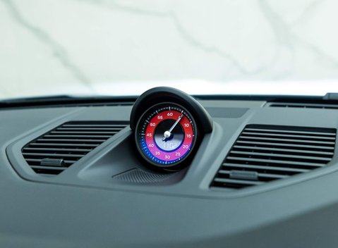 Porsche 911 Targa 4 GTS (992) 17