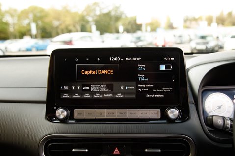 Hyundai KONA PREMIUM 22