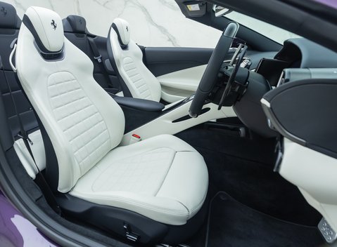 Ferrari Roma SPIDER 18