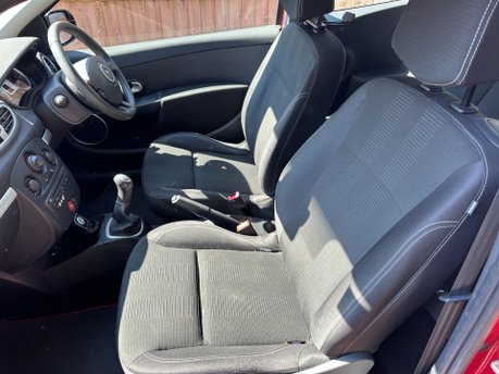 Renault Clio 1.2 DYNAMIQUE TOMTOM 16V 3 Dr 13