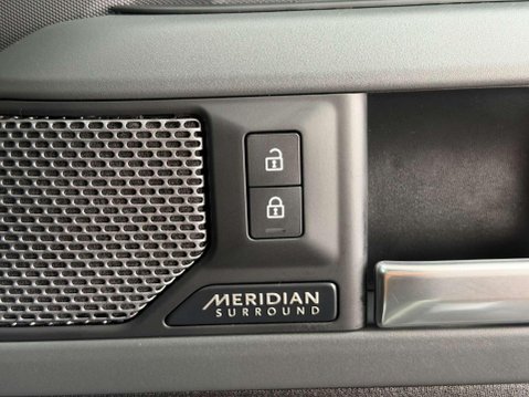 Land Rover Defender 3.0 P400 MHEV X SUV 5dr Petrol Auto 4WD Euro 6 (s/s) (400 ps) 71
