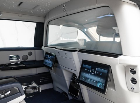 Rolls-Royce Phantom VIII EWB 40