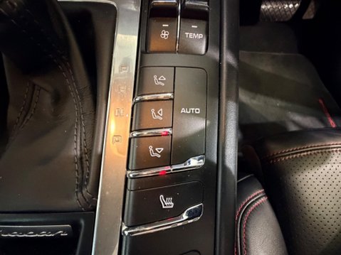 Porsche Macan 3.0T V6 GTS PDK 4WD Euro 6 (s/s) 5dr 39