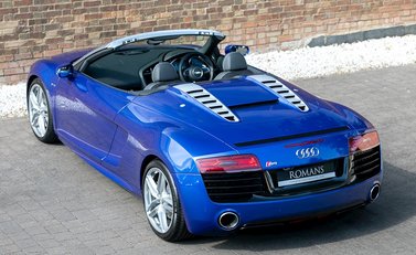 Audi R8 V10 Spyder 11