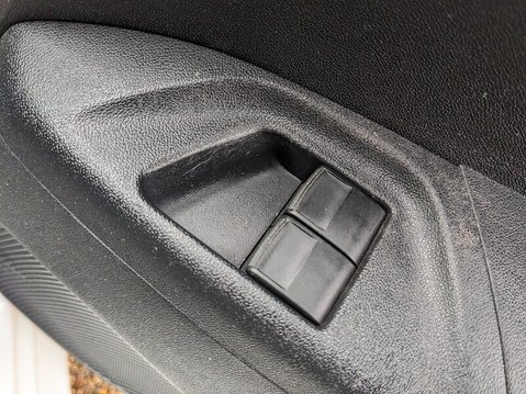 Citroen C1 PURETECH FLAIR 23