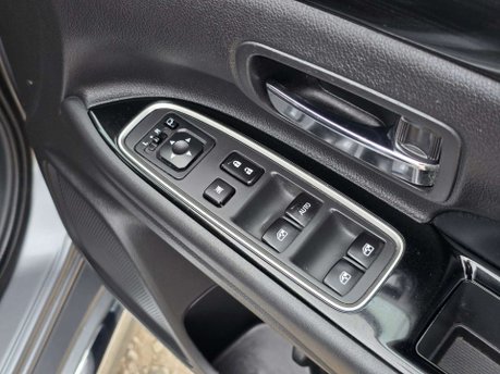 Mitsubishi Outlander 2.0h 12kWh GX4h SUV 5dr Petrol Plug-in Hybrid CVT 4WD Euro 6 (s/s) (200 ps) 53