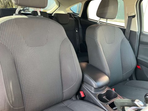 Ford Focus 1.0 Focus Titanium Navigator T 5dr 28