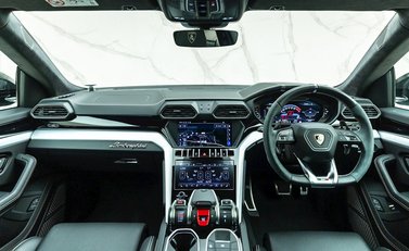 Lamborghini Urus 15