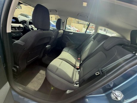 Ford Focus ZETEC TDCI 9