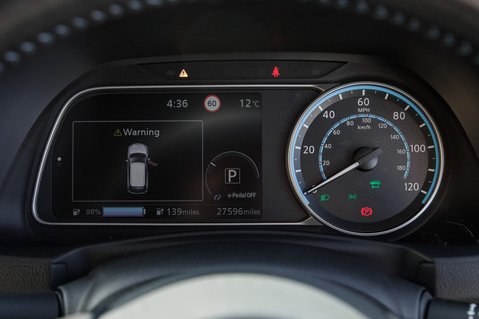 Nissan LEAF TEKNA 15