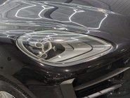 Porsche Macan 2.0 Macan Semi-Auto 4WD 5dr 17