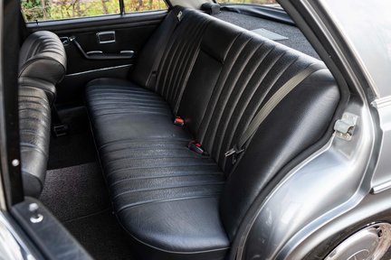 Mercedes-Benz S 280 SE 3.5 Saloon 30