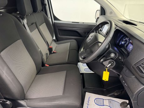 Vauxhall Vivaro 1.5 Vivaro F2900 Professional S/S 36
