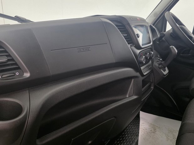 Iveco Daily Daily 35C14 Diesel 2.3 High Roof Business Van 4100L WB Hi-Matic 22