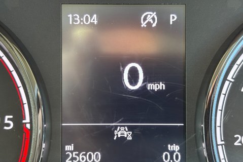 Volkswagen Transporter T32 Lwb 204 ps Tdi Highline 4Motion DSG Panel Van 38