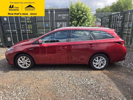 Toyota Auris 1.8 VVT-h Icon Tech Touring Sports 5dr Petrol Hybrid CVT Euro 6 (s/s) (136  3