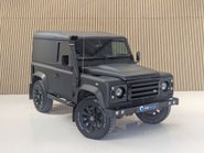 Land Rover Defender 2.2 Defender 90 Hard Top TD 4WD 5dr 10