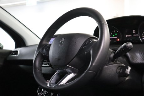 Peugeot 208 PURETECH S/S SIGNATURE 12