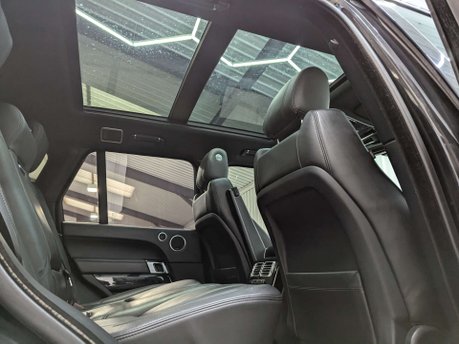 Land Rover Range Rover 3.0 Range Rover Vogue TDV6 Auto 4WD 5dr 61