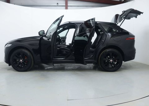 Jaguar F-Pace 2.0 P400e 17.1kWh R-Dynamic Black SUV 5dr Petrol Plug-in Hybrid Auto AWD Eu 58