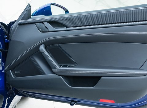 Porsche 911 GT3 Touring (992) 25