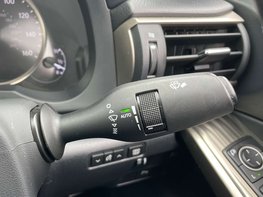 Lexus Is 2.5 IS 300h Advance CVT 4dr 58