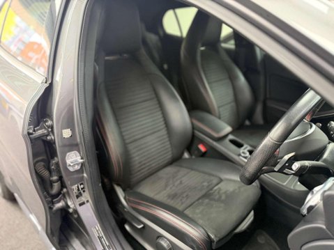 Mercedes-Benz GLA 1.6 GLA180 AMG Line Edition SUV 5dr Petrol 7G-DCT Euro 6 (s/s) (122 ps) 15