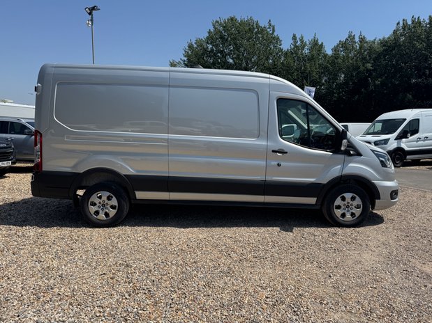 Ford Transit AUTO LWB [SOLD CR] L3H2 Medium Roof Limited Air Con Alloys Sensors Cam EURO 5