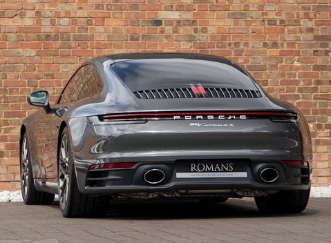 Porsche 911 Carrera 4S (992) 3