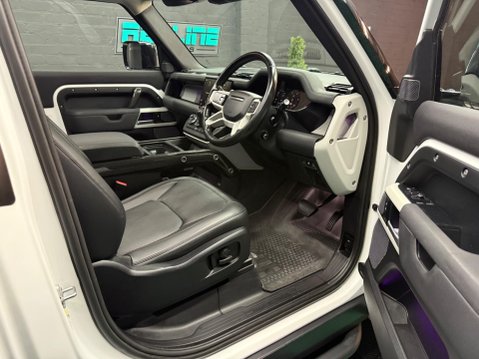 Land Rover Defender 3.0 D250 MHEV HSE Auto 4WD Euro 6 (s/s) 3dr 11
