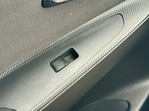 Mazda 2 SE-L NAV 36