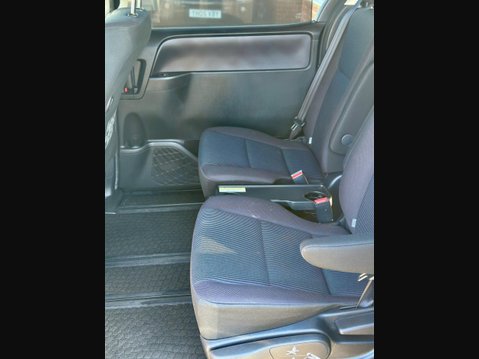 Toyota Noah Hybird 7 Seaters 39