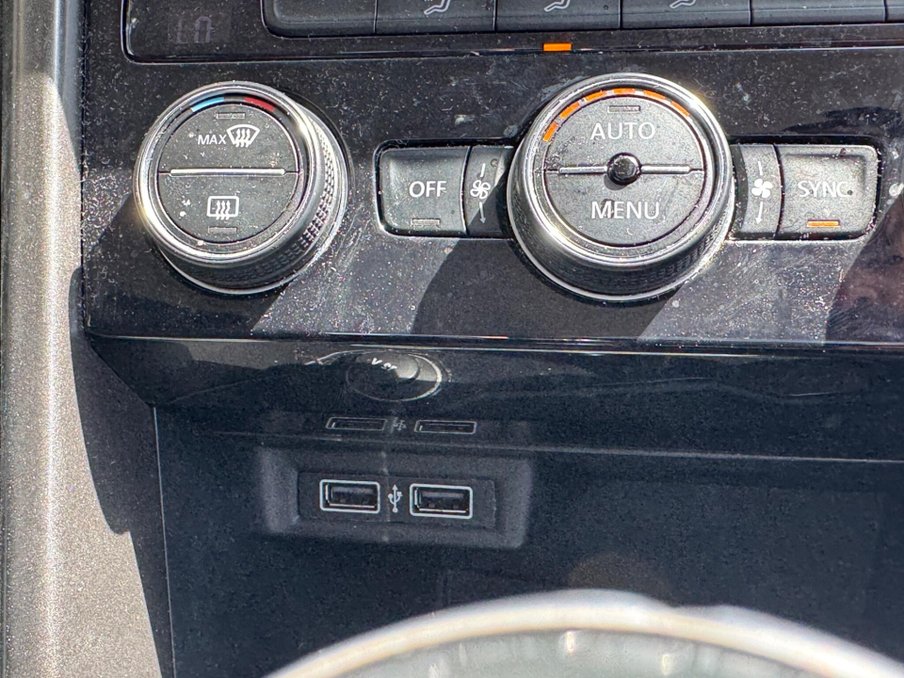 2019 Volkswagen T-Roc — image 24