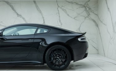 Aston Martin V12 Vantage S Coupe 36