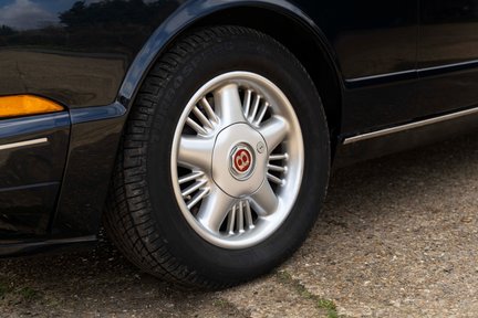 Bentley Continental R 12