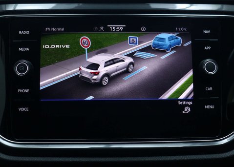 Volkswagen T-Roc 1.5 T-Roc R-Line TSi Evo Semi-Auto 5dr 30