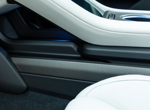 Porsche Taycan GTS Sport Turismo 17