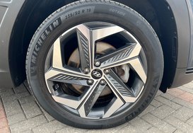 Hyundai TUCSON 1.6h T-GDI ULTIMATE AUTO PETROL HYBRID 17