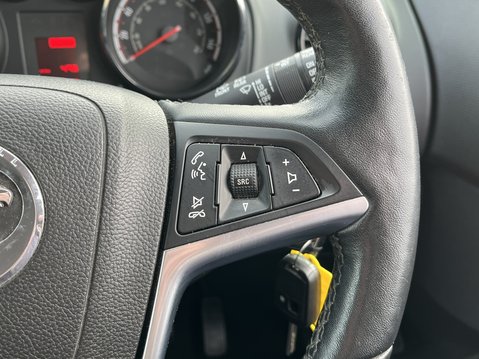 Vauxhall Meriva 1.4i 16V Exclusiv 5dr 23