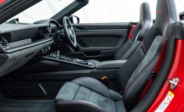 Porsche 911 Carrera GTS Cabriolet (992) 11