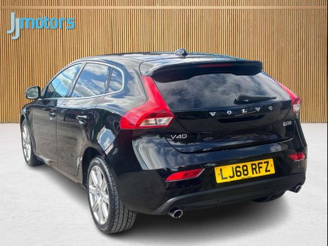 Volvo V40 2.0 D3 Inscription Hatchback 5dr Diesel Auto Euro 6 (s/s) (150 ps) 17